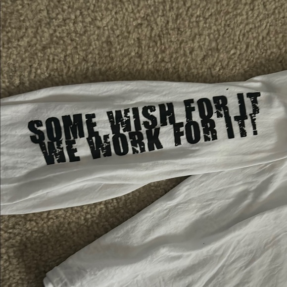 White Long Sleeve Basketball Graphic Tee sz Medium - Picture 2 of 5